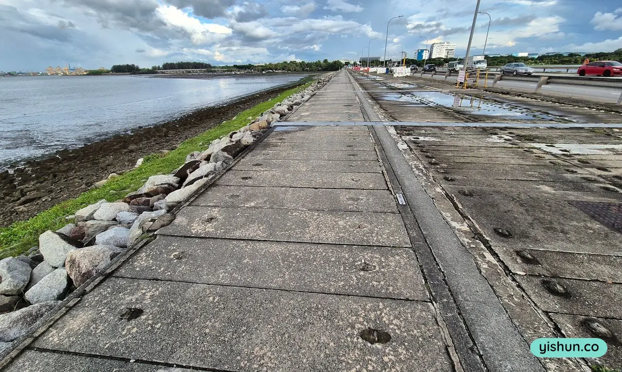 Original look of Yishun dam foot path before PCN improvements Original look of Yishun dam foot path before PCN improvements