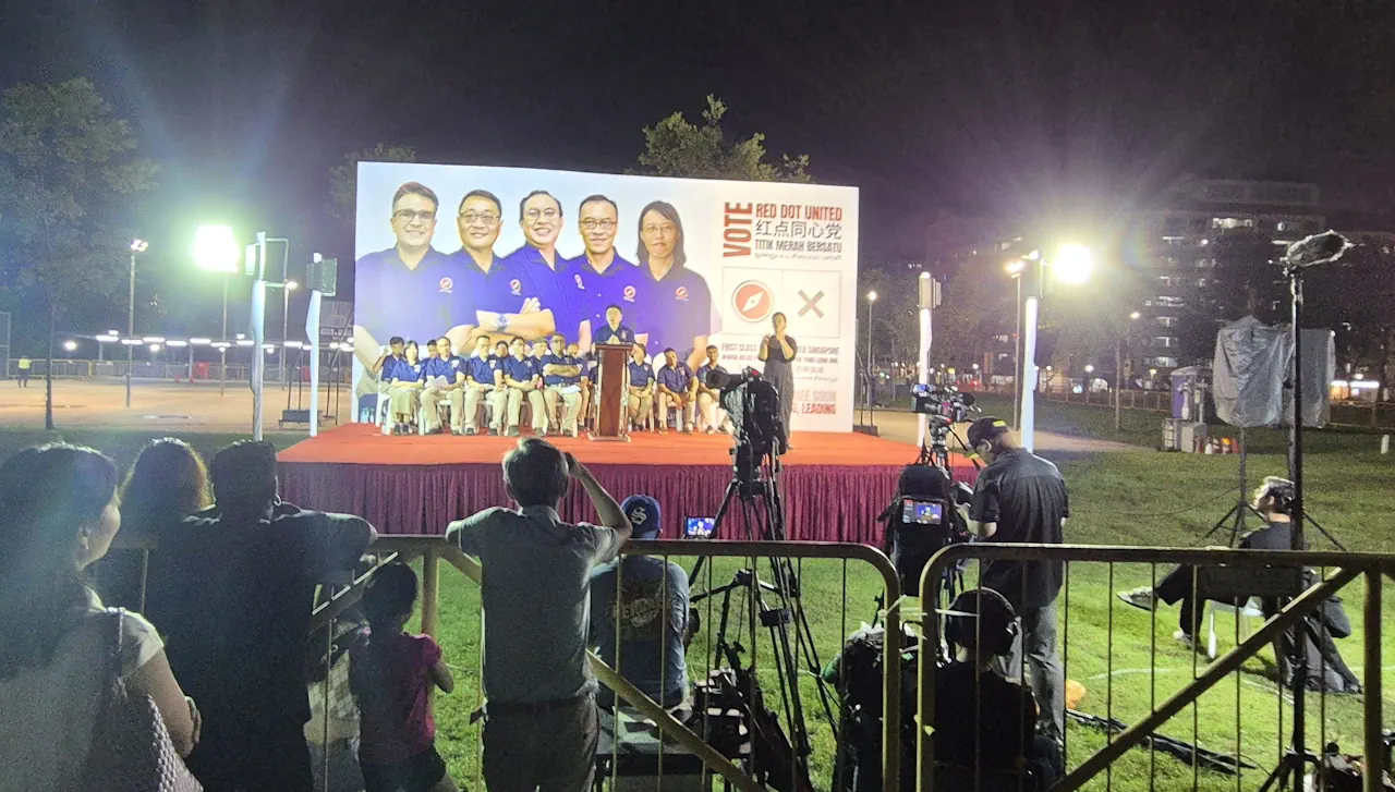 Media broadcasters broadcasting the rally live to national TV and Youtube